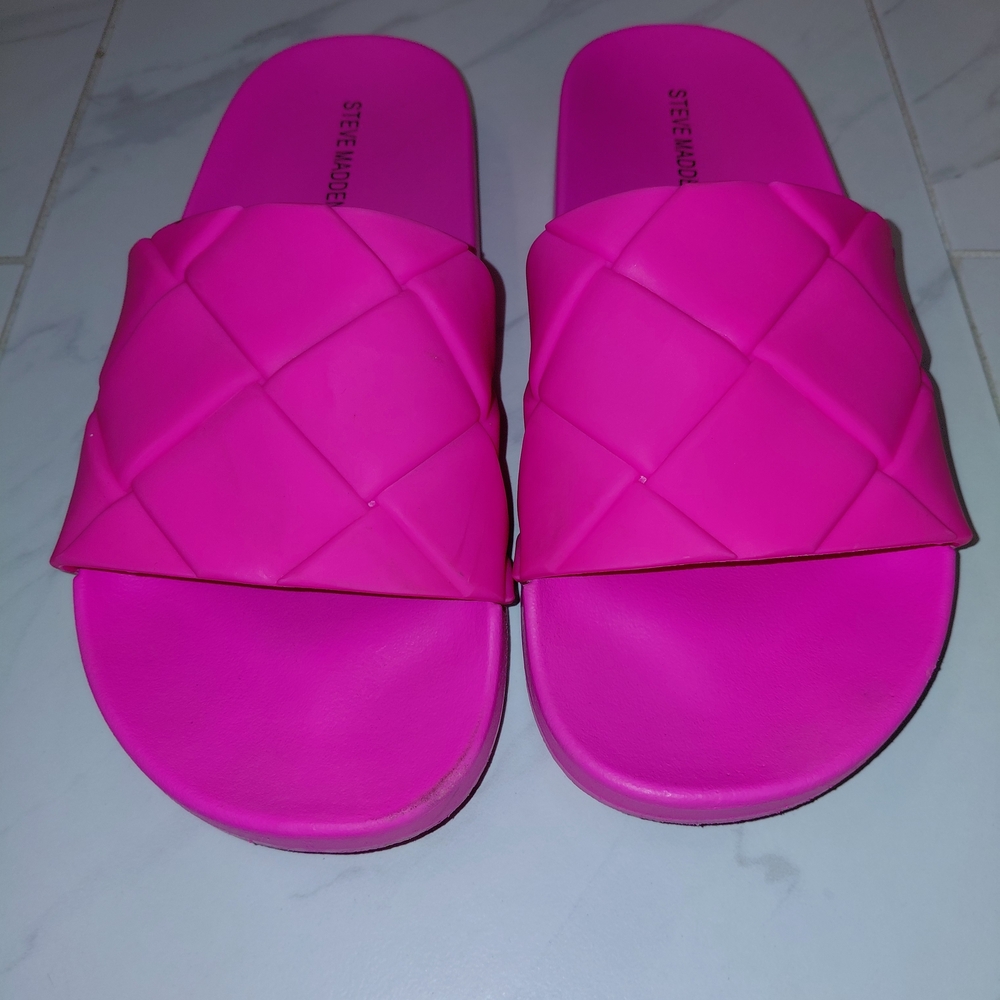 Steve Madden Hot Pink Quilted Slide Sandals - Picture 2 of 5